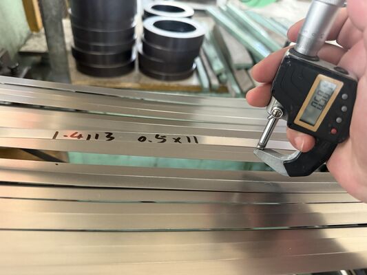 AISI 434 DIN X6CrMo17-1 Dải thép không gỉ cán nguội trong cuộn
